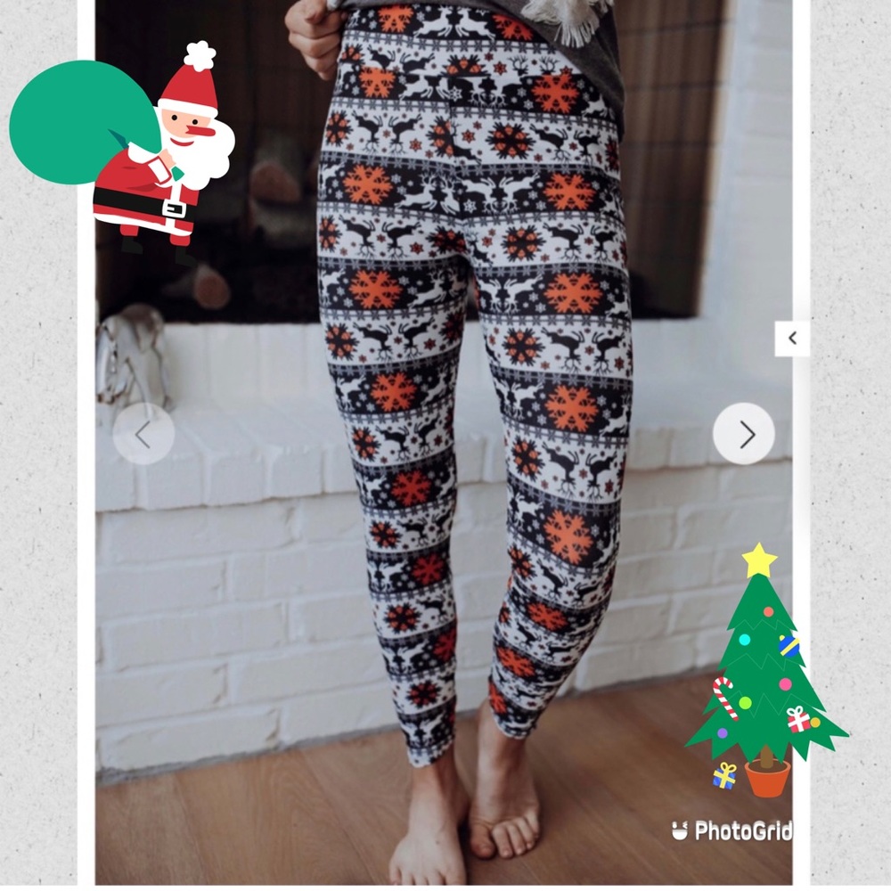 🎄Snowflake Christmas Leggings ❄️